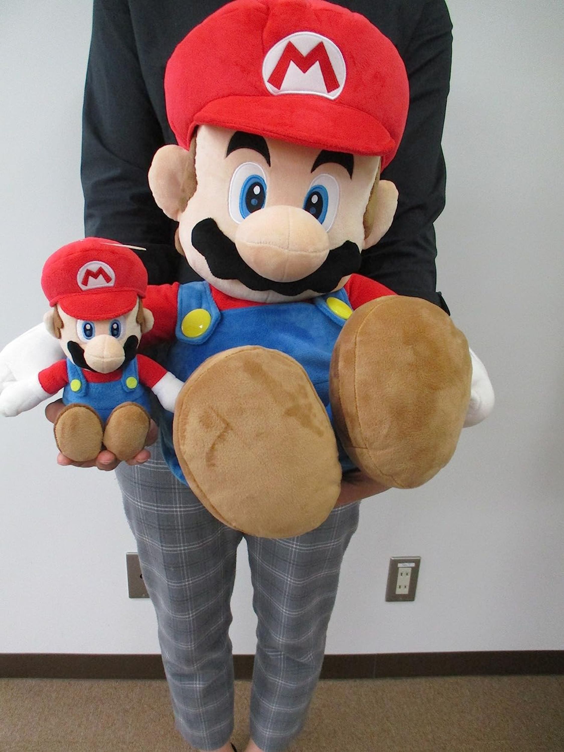 Nintendo Mario 60cm Plüsch